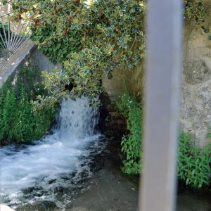 particolare-acqua-cascatella-percorso-urbano